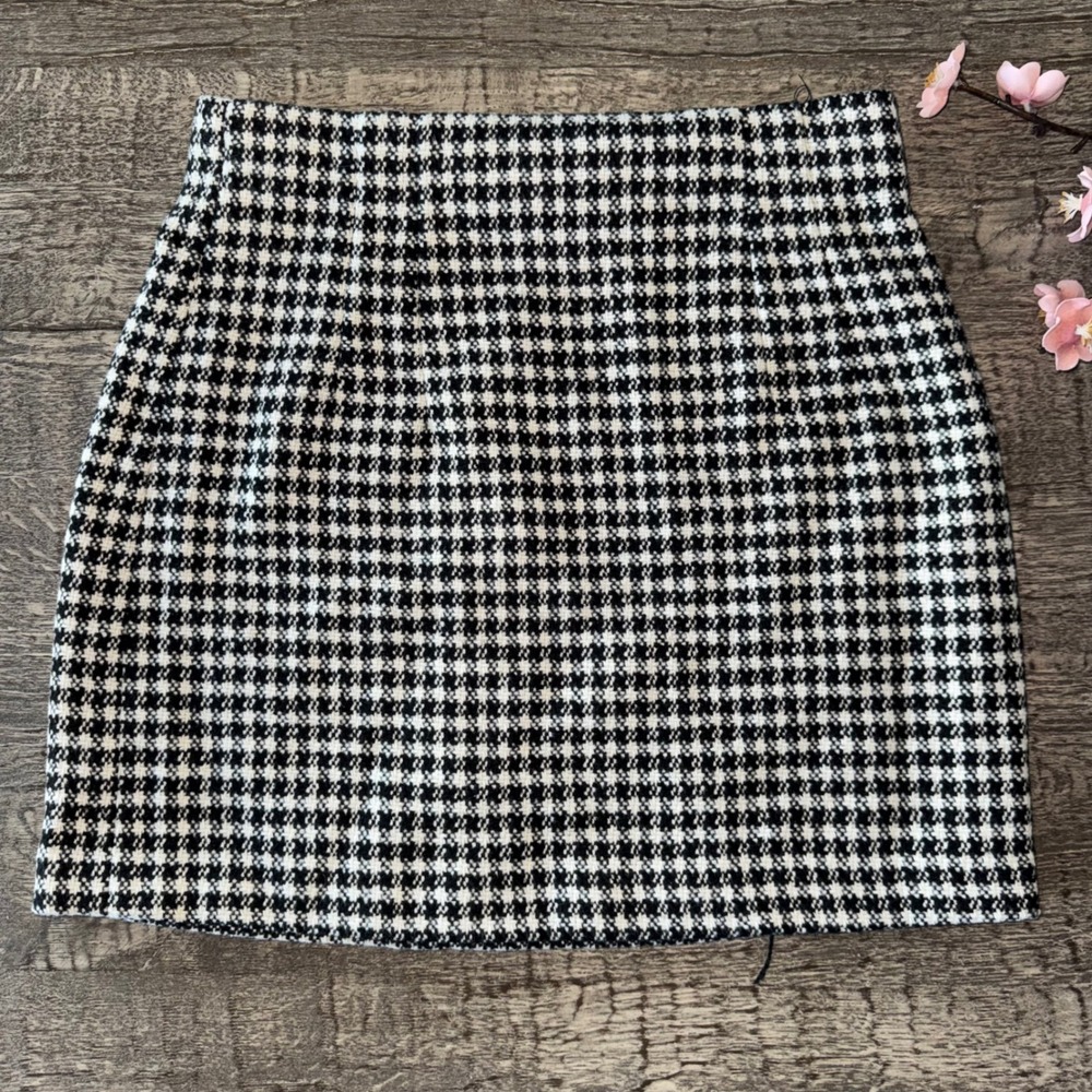 Houndstooth Tweed Mini Skirt Black White Tweed A-Line Exposed Zip Small Zara